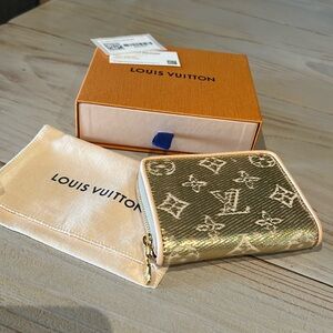 Louis Vuitton Zippy Coin Purse M82483